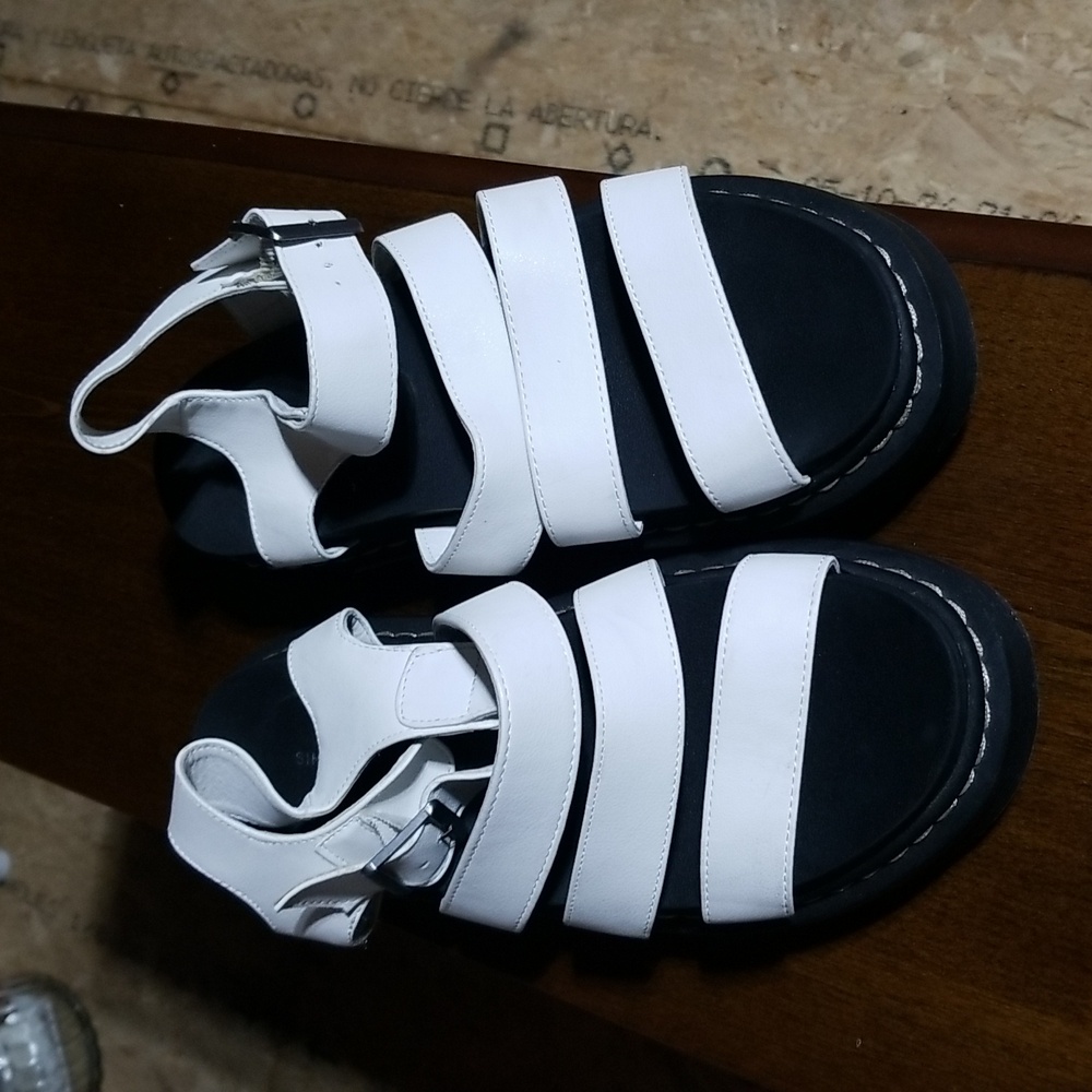 White and black Sincerely Jules Daring Sandals. Size 8